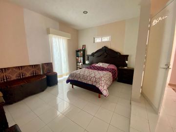 Enorme propiedad de tres niveles en venta. Corregidora Centro de Morelia.