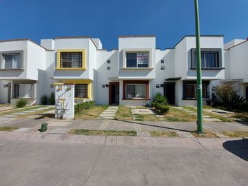 Casa en venta Privada con control de acceso y guardias de seguridad, Pedregal de las Cruces, Anturios, León, Gto