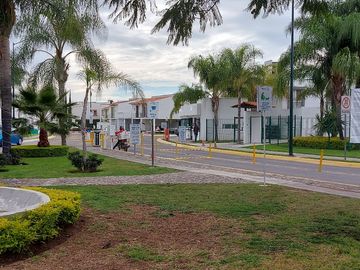 Casa en venta Privada con control de acceso y guardias de seguridad, Pedregal de las Cruces, Anturios, León, Gto