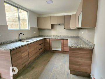 Casas Crédito VIP La Armenia Puente 3 Valle de los Chillos 3 dormitorios 2 parqueaderos jardín privado
