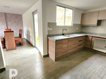 Casas Crédito VIP La Armenia Puente 3 Valle de los Chillos 3 dormitorios 2 parqueaderos jardín privado