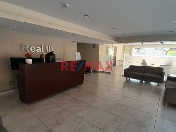 Amplio Depa, Con Lindo Balcon Y Vista Exterior