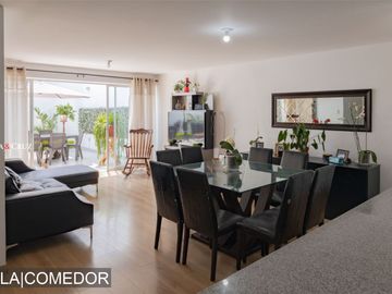 VENTA DE DEPARTAMENTO EN PRIMER PISO, FRENTE A PARQUE EN SURCO