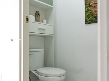 VENTA DE DEPARTAMENTO EN PRIMER PISO, FRENTE A PARQUE EN SURCO