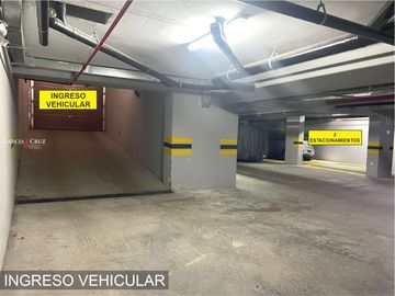 VENTA DE DEPARTAMENTO EN PRIMER PISO, FRENTE A PARQUE EN SURCO