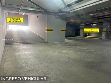 VENTA DE DEPARTAMENTO EN PRIMER PISO, FRENTE A PARQUE EN SURCO