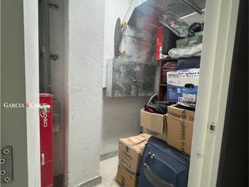 VENTA DE DEPARTAMENTO EN PRIMER PISO, FRENTE A PARQUE EN SURCO