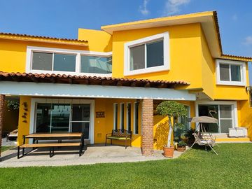 Casa en venta en Oaxtepec, Morelos.