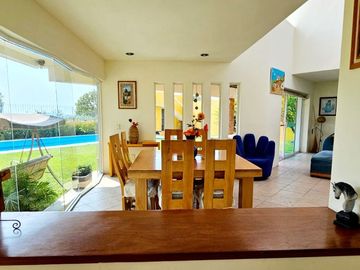 Casa en venta en Oaxtepec, Morelos.