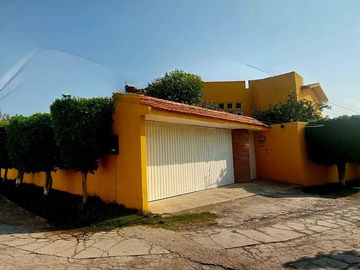 Casa en venta en Oaxtepec, Morelos.