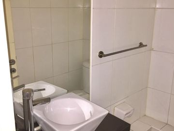 Ideal Inversores 1 Dormitorio 2 Baños Bodega Gran Ubicación! a pasos del Metro Monseñor  Eyzaguirre