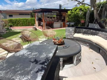 Hermosa Casa De Venta Tanda – Sector Miravalle / Cumbayá