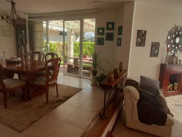 Hermosa Casa De Venta Tanda – Sector Miravalle / Cumbayá