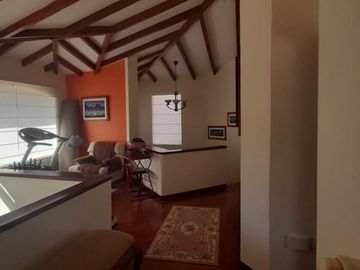 Hermosa Casa De Venta Tanda – Sector Miravalle / Cumbayá
