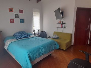Hermosa Casa De Venta Tanda – Sector Miravalle / Cumbayá