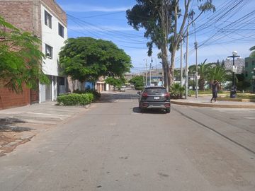 TERRENO RESIDENCIAL FRENTE PARQUE EN CHORRILLOS