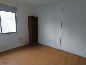 Gran Terreno, Ideal Para Remodelar, Piscina, Colegios, Metro
