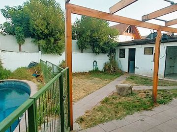 Gran Terreno, Ideal Para Remodelar, Piscina, Colegios, Metro