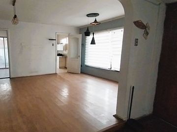 Gran Terreno, Ideal Para Remodelar, Piscina, Colegios, Metro