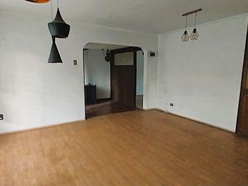 Gran Terreno, Ideal Para Remodelar, Piscina, Colegios, Metro