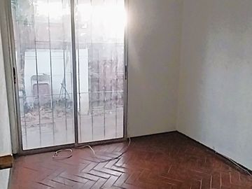 Gran Terreno, Ideal Para Remodelar, Piscina, Colegios, Metro