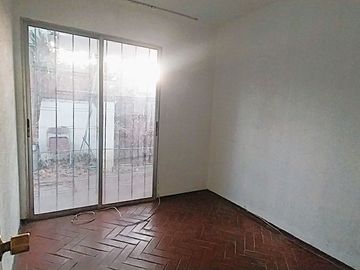 Gran Terreno, Ideal Para Remodelar, Piscina, Colegios, Metro