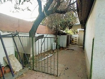 Gran Terreno, Ideal Para Remodelar, Piscina, Colegios, Metro
