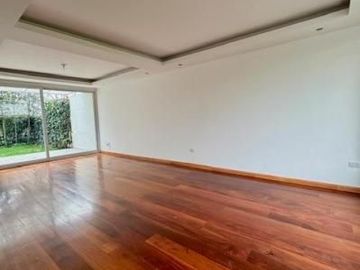 Exclusiva Casa en Urbanización Privada – Sector El Nacional | $183,000