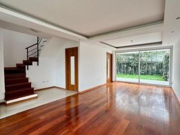 Exclusiva Casa en Urbanización Privada – Sector El Nacional | $183,000