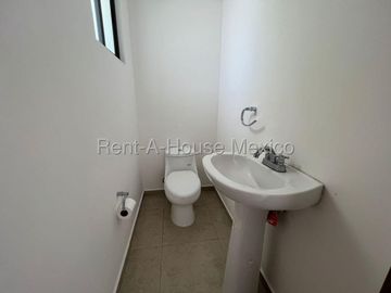 CASA EN RENTA ZIBATA QUERETARO