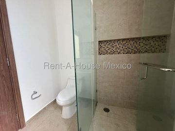 CASA EN RENTA ZIBATA QUERETARO