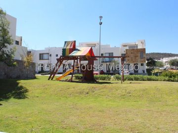 CASA EN RENTA ZIBATA QUERETARO