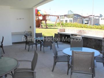 CASA EN RENTA ZIBATA QUERETARO