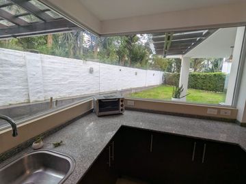 CASA DE VENTA 3 DORMITORIOS CUMBAYA SECTOR EL NACIONAL