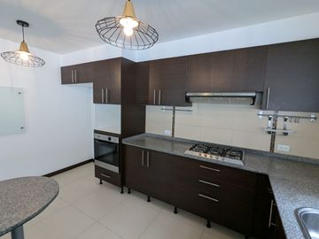 CASA DE VENTA 3 DORMITORIOS CUMBAYA SECTOR EL NACIONAL