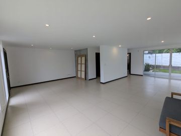 CASA DE VENTA 3 DORMITORIOS CUMBAYA SECTOR EL NACIONAL