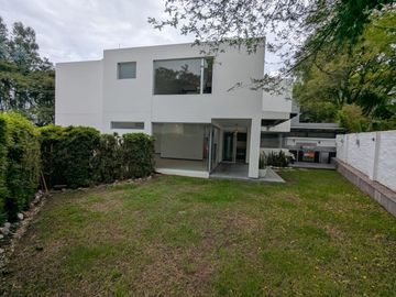 CASA DE VENTA 3 DORMITORIOS CUMBAYA SECTOR EL NACIONAL