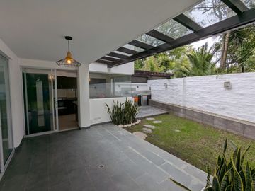 CASA DE VENTA 3 DORMITORIOS CUMBAYA SECTOR EL NACIONAL
