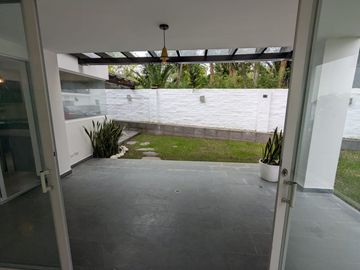 CASA DE VENTA 3 DORMITORIOS CUMBAYA SECTOR EL NACIONAL