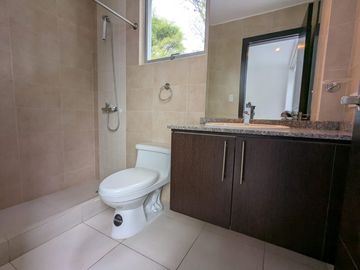 CASA DE VENTA 3 DORMITORIOS CUMBAYA SECTOR EL NACIONAL