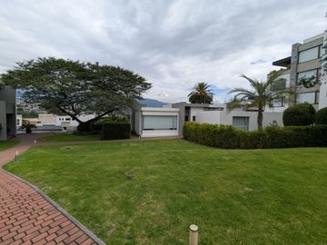 CASA DE VENTA 3 DORMITORIOS CUMBAYA SECTOR EL NACIONAL