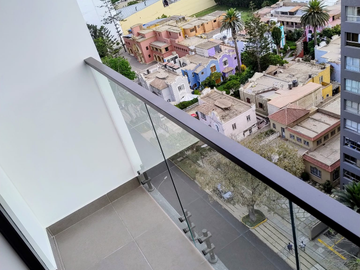 LINDO DEPARTAMENTO DE ESTRENO EN MIRALORES