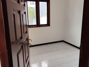 Dijual Rumah Siap Huni di Perumahan Bukit Palma Citraland Surabaya Barat