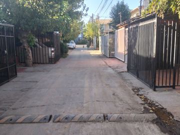 CASA EN COMUNA DE MAIPU  SECTOR AGUADA SUR CON 3 PONIENTE