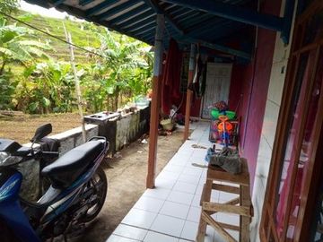 Rumah Luas 168 M2 LT 182 M2 untuk Tempat Kost, Cipulus, Ngamprah, Bandung Barat