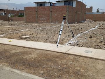 VENDO 02 LOTES DE TERRENOS JUNTOS DE 90M2 CADA UNO $66,000 EN URB. LA ALAMEDA LIMA NORTE ETAPA II - SANTA ROSA