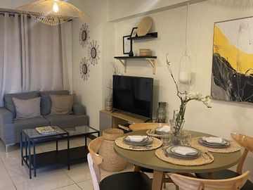 𝟏𝟐% 𝐃𝐏 𝐏𝐑𝐎𝐌𝐎|𝐒𝐎𝐍𝐎𝐑𝐀 𝐆𝐀𝐑𝐃𝐄𝐍 𝐑𝐄𝐒𝐈𝐃𝐄𝐍𝐂𝐄𝐒 2 Bedroom Condo in Alabang Zapote Rd. Las Piñas City at the back Robinsons Place
