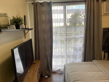 𝟏𝟐% 𝐃𝐏 𝐏𝐑𝐎𝐌𝐎|𝐒𝐎𝐍𝐎𝐑𝐀 𝐆𝐀𝐑𝐃𝐄𝐍 𝐑𝐄𝐒𝐈𝐃𝐄𝐍𝐂𝐄𝐒 2 Bedroom Condo in Alabang Zapote Rd. Las Piñas City at the back Robinsons Place