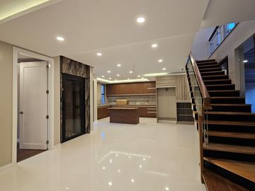 For Sale House & Lot located at BF Homes Parañaque