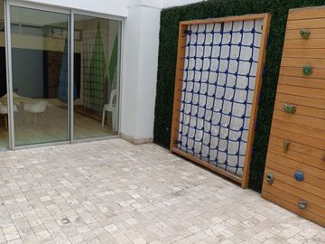🏡✨¡Alquiler De Exclusivo Y Moderno Departamento Con Terraza En Miraflores✨🏡⁣ ⁣